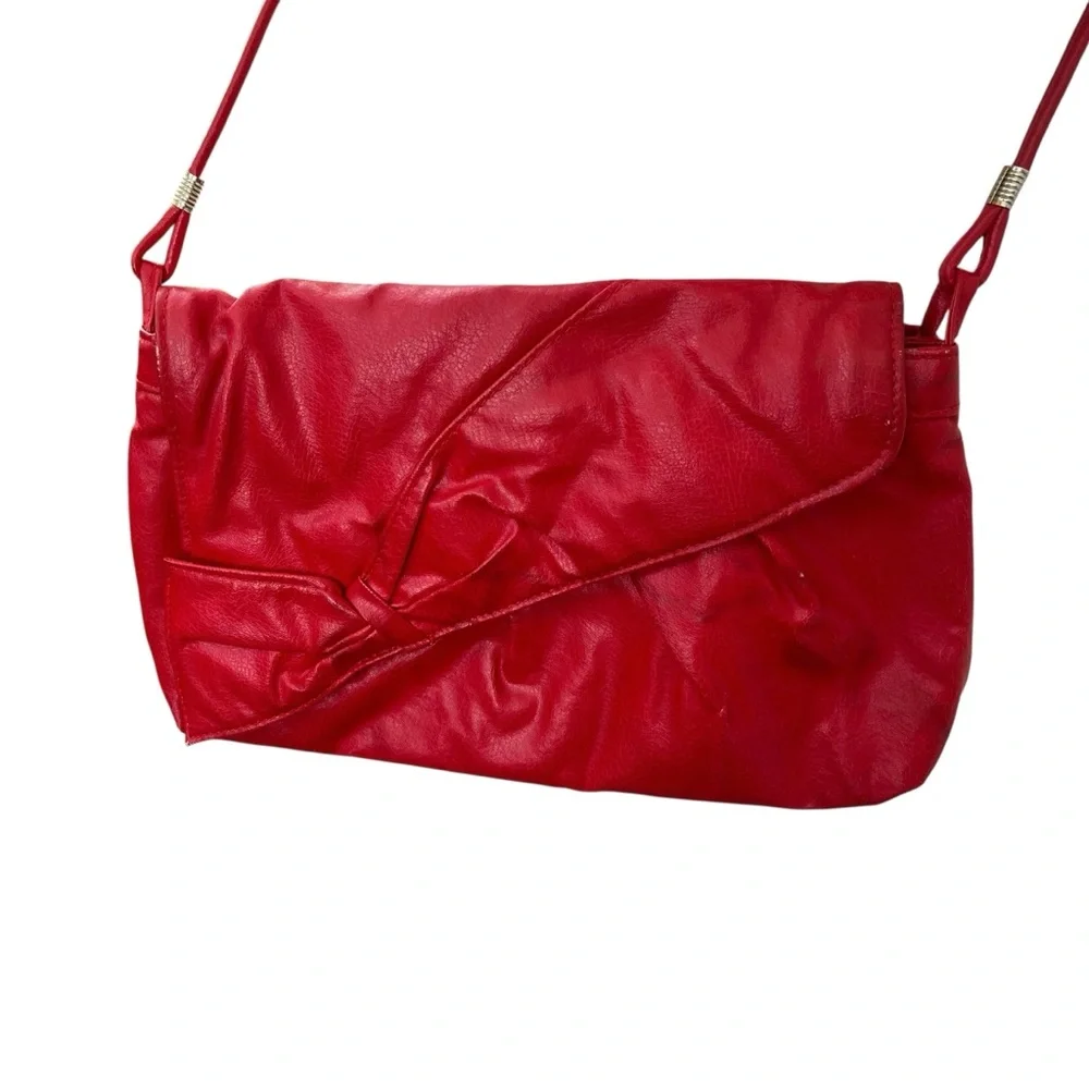 Vintage 80s bright red leather flap purse with bow detail